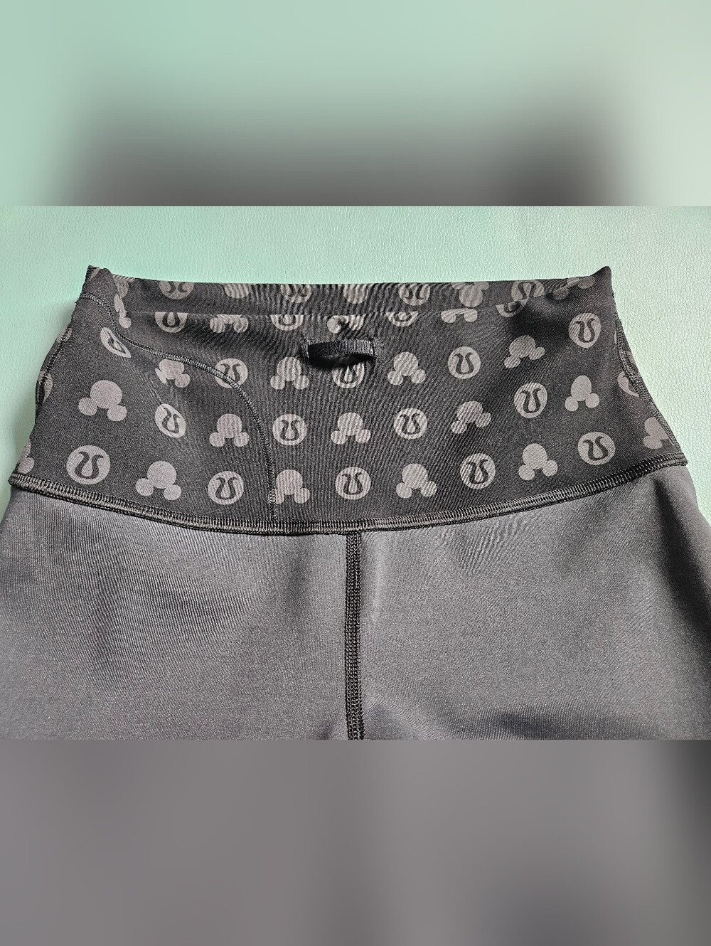 Disney x Lululemon *Wunder Train High-Rise Tight 25" Disney Classic Black - Picture 6 of 10